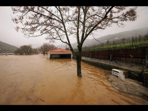 Sale a 16 il numero dei morti per il maltempo in Portogallo