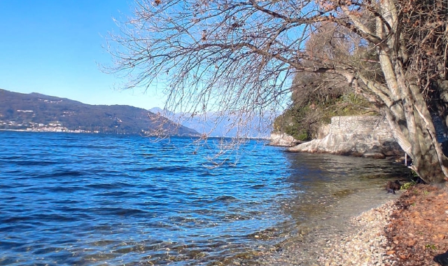 Ispra, quattro passi mano nella mano