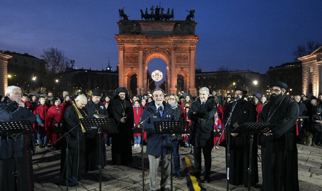 Dieci religioni sotto il braciere olimpico con il coro del liceo Malipiero