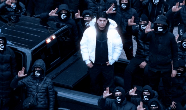 Il trapper Néza e il suo amico dopo l’episodio vicino al Ritual erano stati colpiti dal provvedimento di «daspo fuori contesto» per la durata di 2 anni 