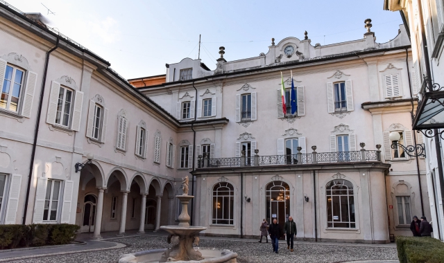 Provincia di Varese, salta l'accordo con i sindacati