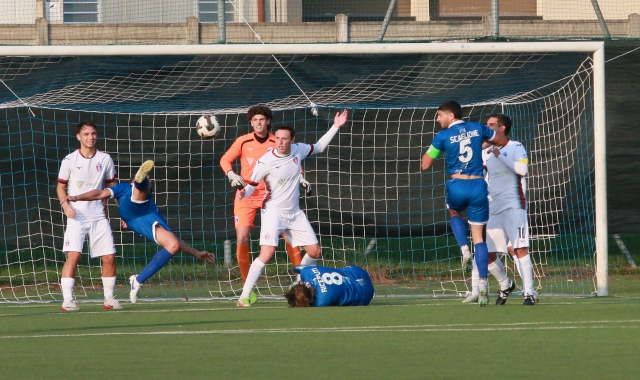 All’andata, Caronnese-Sestese terminò sullo 0-0 (foto Agostino Castelnuovo)