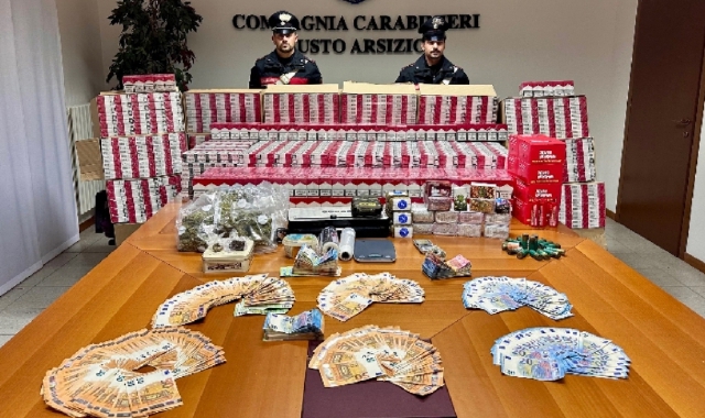 Droga, sigarette di contrabbando e denaro contante sequestrati dai carabinieri