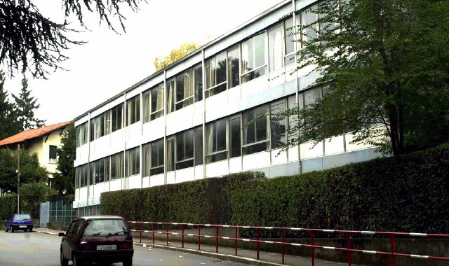 Case, terreni e un'ex scuola: aste a Varese