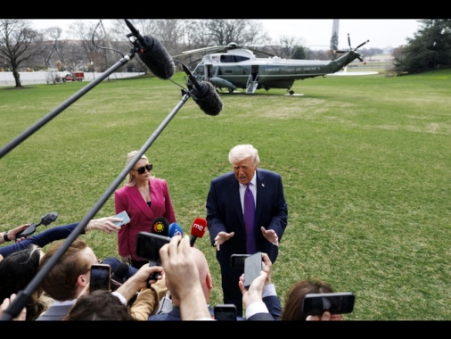 Trump insiste, 'gli Usa devono finire il lavoro in Iran, finirà presto'