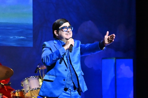 Elio sul palco del Rugby Sound Festival