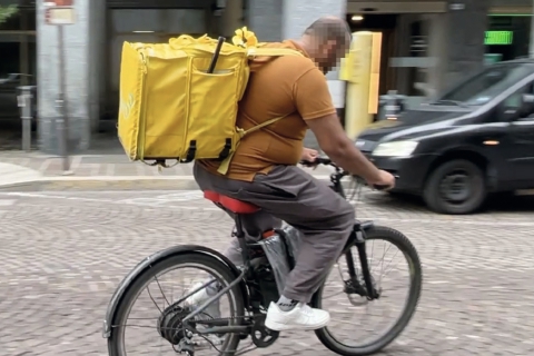 «Stipendio e dignità»: la rivolta dei rider