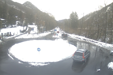 Varesotto sotto la neve: riaperta la Statale della Valganna