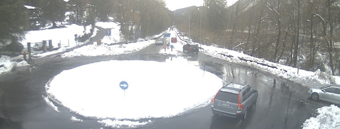 Varesotto sotto la neve: riaperta la Statale della Valganna