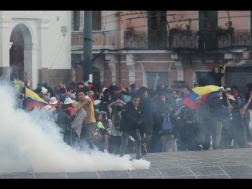 Ecuador, oltre 250 arresti nel primo giorno di coprifuoco anticrimine
