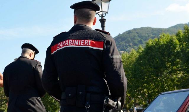 Tampona, minaccia, pretende soldi: arrestato per estorsione