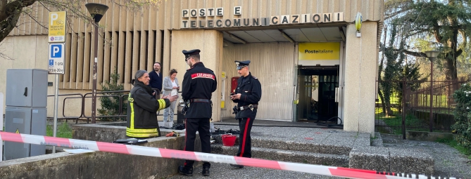 Fiamme all'ufficio postale di Uboldo
