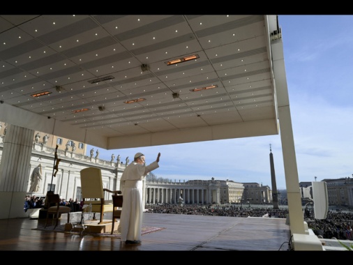 Il Papa ai cristiani del Medio Oriente, 'siate strumenti di pace'