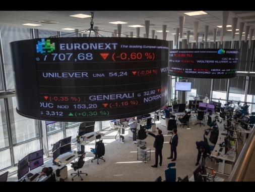 Borsa: Europa in ordine sparso nel finale, Milano -0,2%