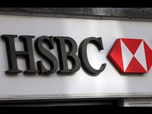 Hsbc valuta il taglio di 20.000 dipendenti, saranno sostituiti con IA