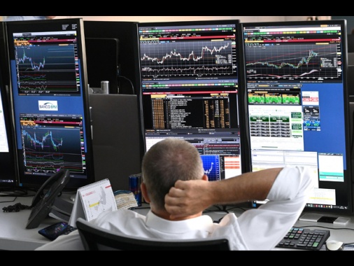 Lo spread tra Btp e Bund chiude in rialzo a 92 punti