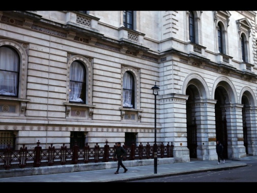 Londra convoca ambasciatore Iran, 'basta destabilizzazione Gb'