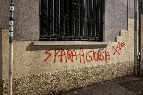 “Spara a Giorgia”: perquisite le case dei Tanuki