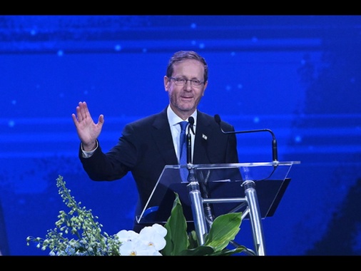 Herzog telefona a Pizzaballa, 'profondo dolore per l'ncidente'