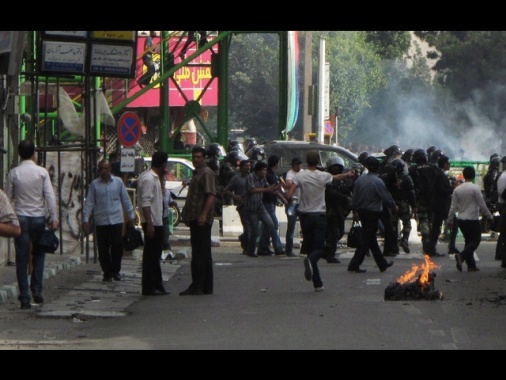 Iran, 'giustiziati stamattina due dissidenti Mujaheddin'