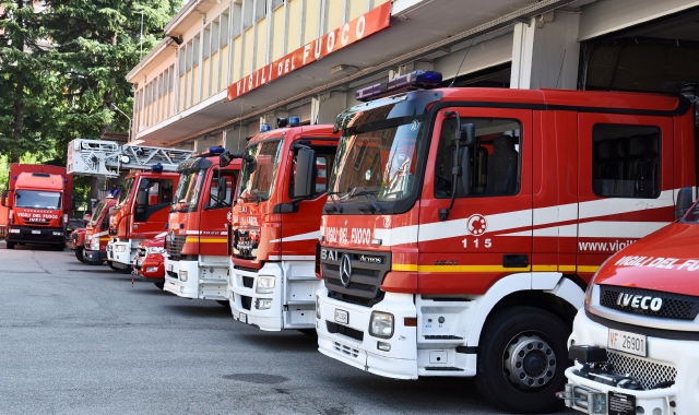 «Sedi dei vigili del fuoco fatiscenti e a rischio amianto»