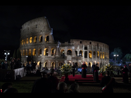 Via Crucis, sarà il Papa a portare la croce, meditazioni dalla Terra Santa