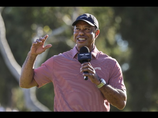 Tiger Woods si 'prende una pausa' dal golf per andare in rehab