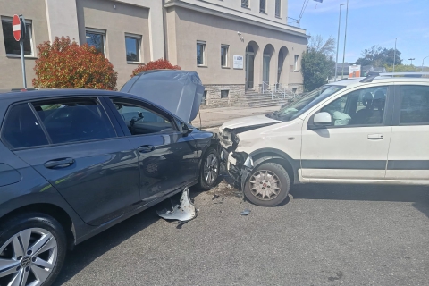 Auto contromano, paura alle Bettole
