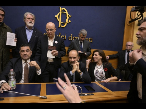 Conferenza remigrazione, 5 giorni di sospensione a 22 deputati e 4 ad altri 10