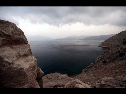 Telefonata Meloni-Starmer, focus sulla sicurezza nello Stretto di Hormuz