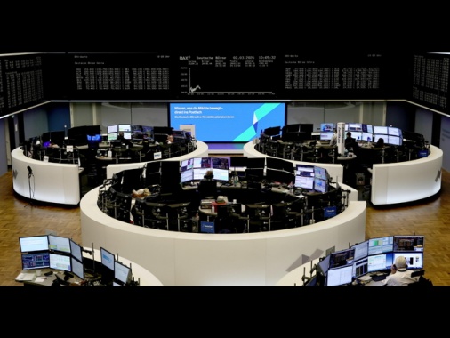 Borsa: l'Europa chiude negativa, si guarda a protocollo Iran per Hormuz