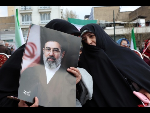 L'Iran minaccia gli Usa, 'aspettiamo le vostre forze di terra per massacrarvi'