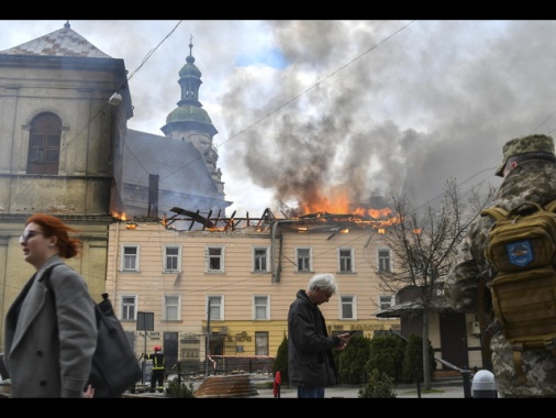 Kiev, 'pioggia di droni e missili russi, quasi 500 solo oggi'