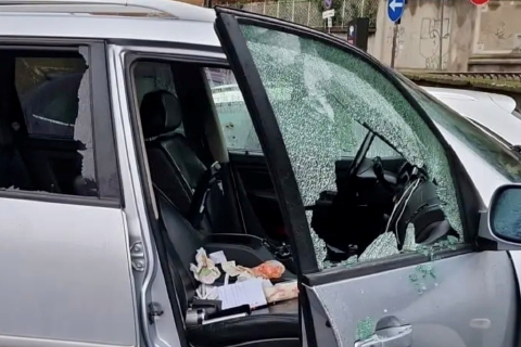 Vanno al ristorante. Rubate dall’auto le valigie