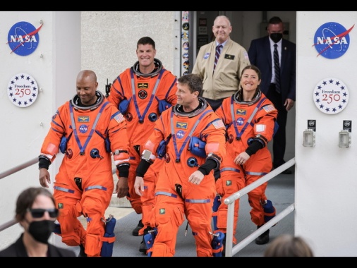 Nasa, Artemis II è a metà strada verso la Luna