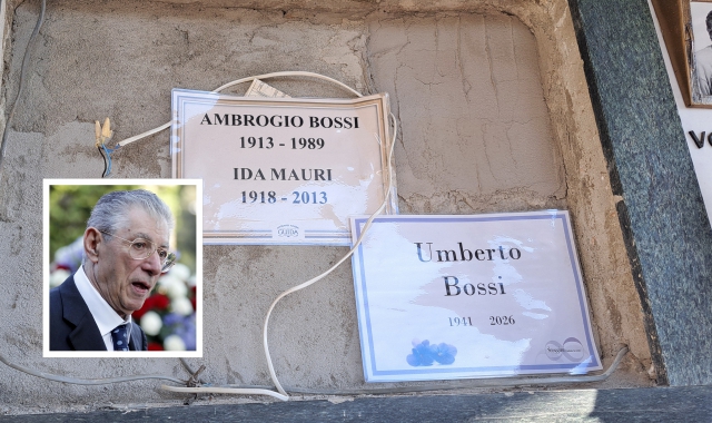 Il loculo, per ora senza foto, in cui è  stata riposta l’urna  con le ceneri e nel riquadro Umberto Bossi 