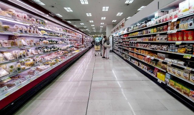 E’ Pasquetta, i supermercati riaprono