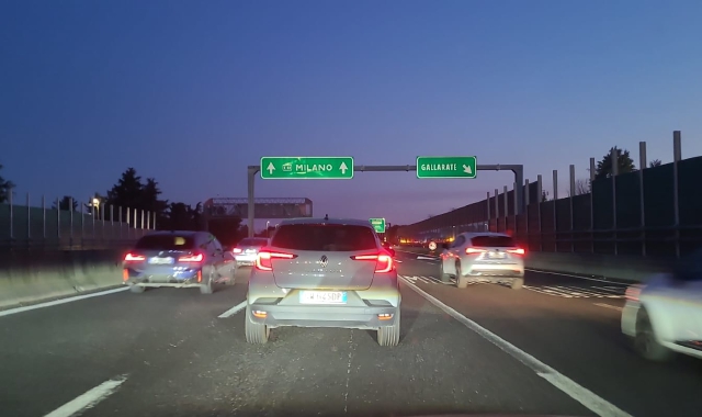 Vacanze finite, tutti in coda in Autolaghi