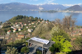 Un “Grazie” verso il cielo: il messaggio di Laveno ai soccorritori