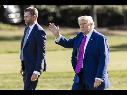 Trump, 'bonifichiamo Hormuz per i nostri alleati, non avevano il coraggio'