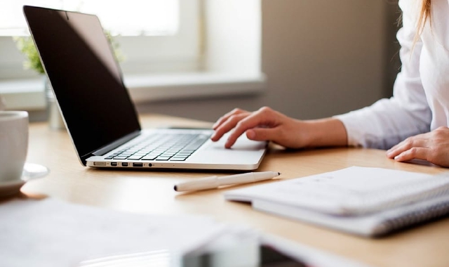 Smart working, da salvavita a soluzione al caro-energia
