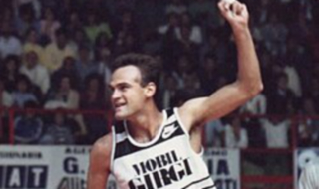 Addio a Oscar “mano santa”