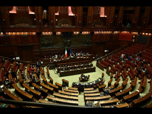 L'opposizione 'occupa' banchi governo in Aula durante l'esame del decreto sicurezza