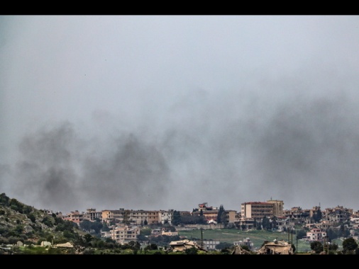 Attacchi israeliani in Libano, sei morti