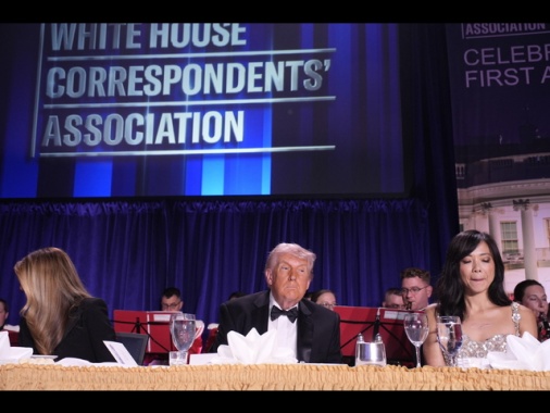 Cena dei corrispondenti della Casa Bianca cancellata dopo gli spari