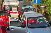 Scontro tra auto: anziana bloccata tra le lamiere
