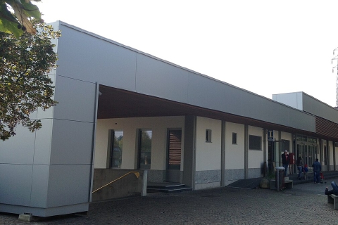 Scatena il panico sul treno. Arrestato