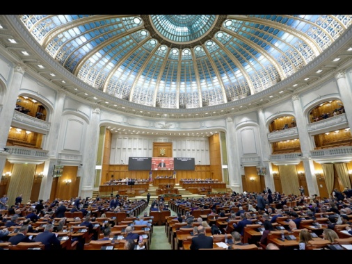 In Romania passa la mozione di sfiducia, cade il governo