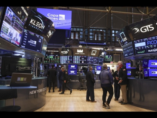 Borsa: Londra scivola (-1,2%), future USa in rialzo
