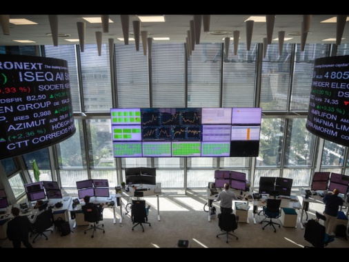 Borsa: l'Europa positiva dopo Wall Street, Milano +1,9%